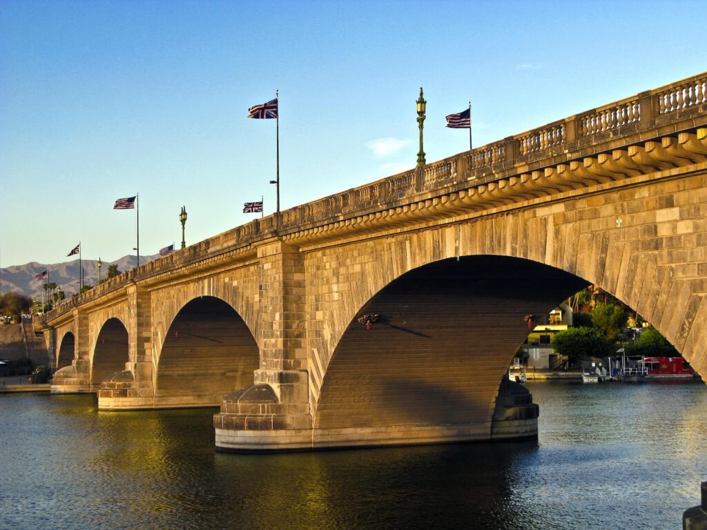 Restaurants Near London Bridge Lake Havasu | Sam's Place